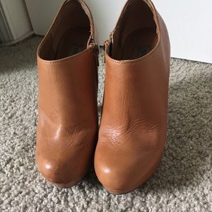 Last Chance! Steve Madden BelBotm Platform Heels